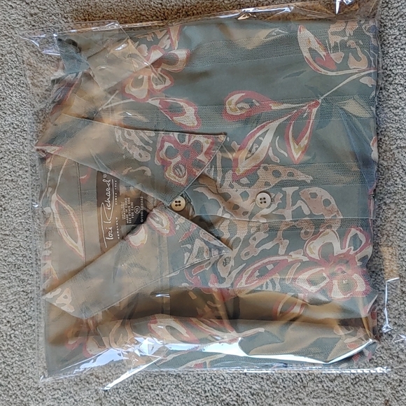 Mens Hawaiian Shirt - Picture 8 of 8